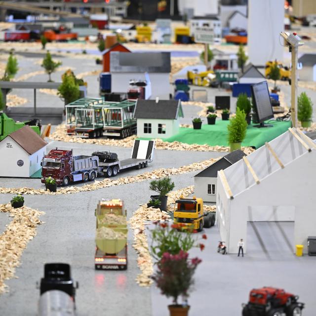 Transport fair rc trucks