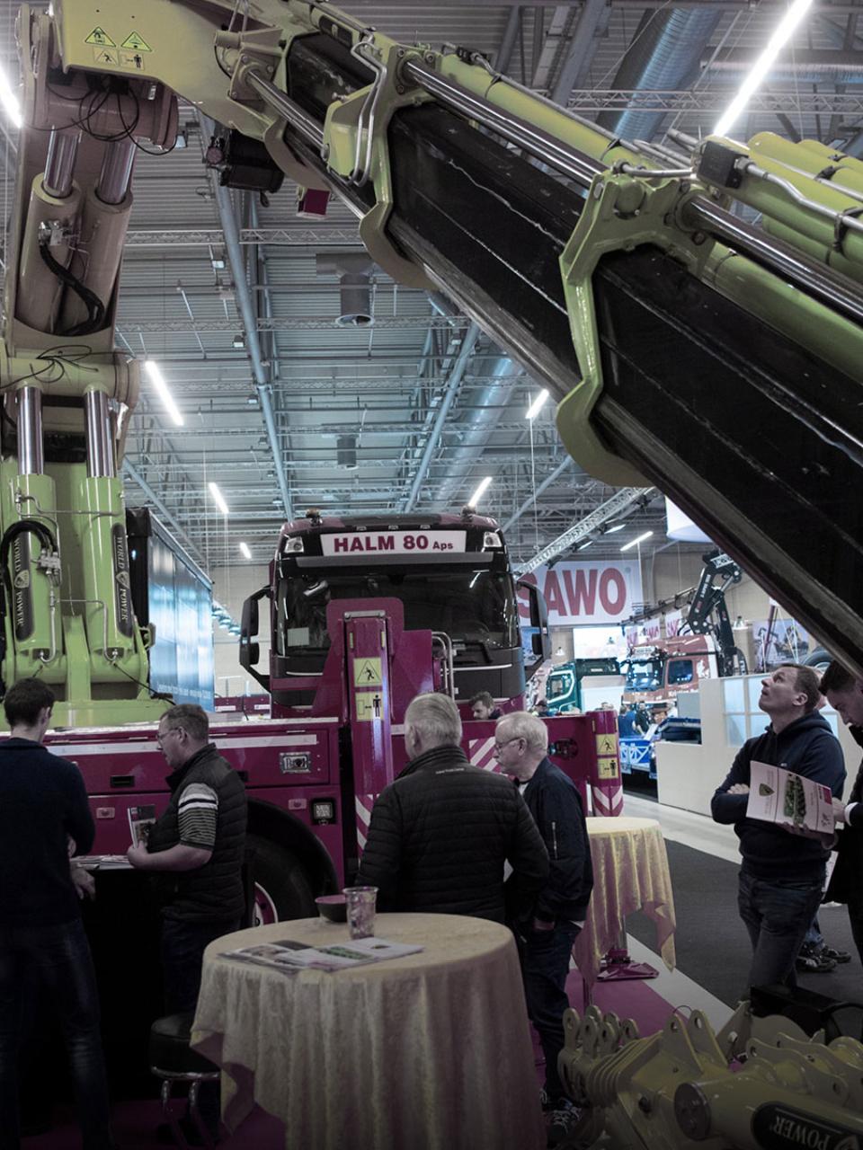 Quality cranes and other loading equipments